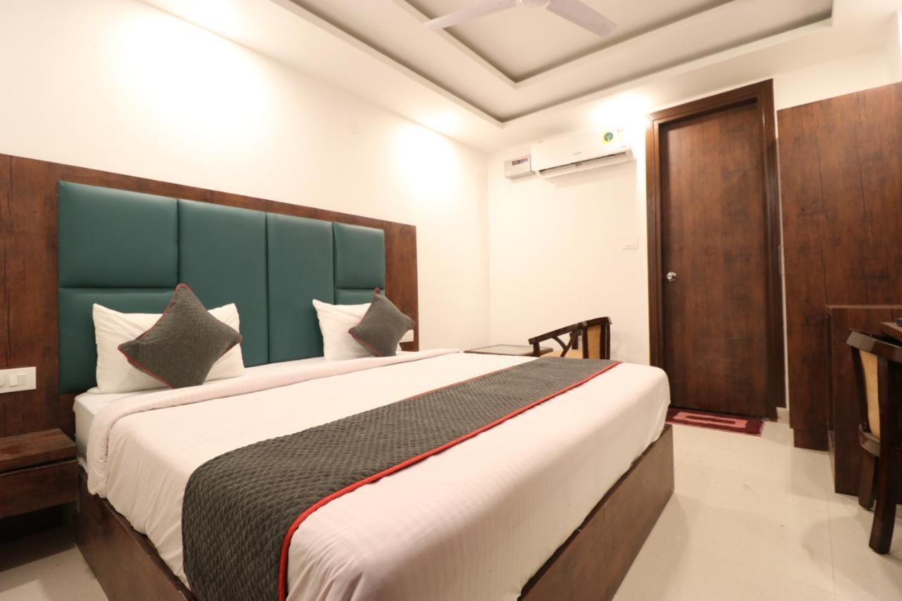 Hotel Krone A Family Hotel Near Igi Airport Delhi Neu-Delhi Exterior foto